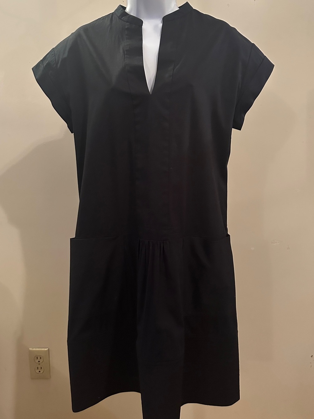 Vince Black Short-Sleeve Shift Dress with V-Notch